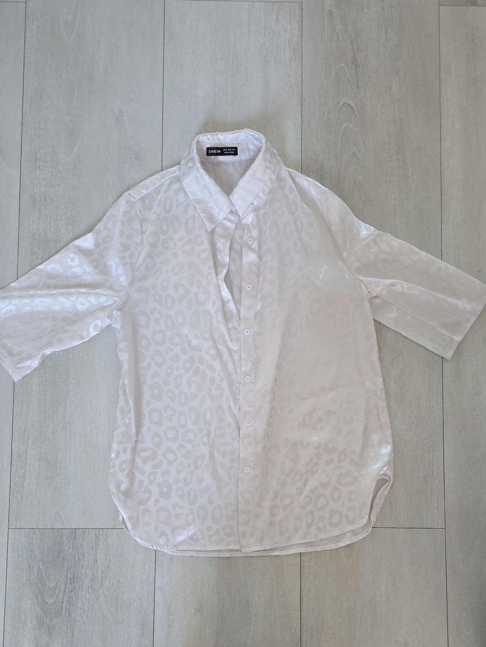 SHEIN White Short-Sleeve Leopard Jacquard Button-Down Shirt